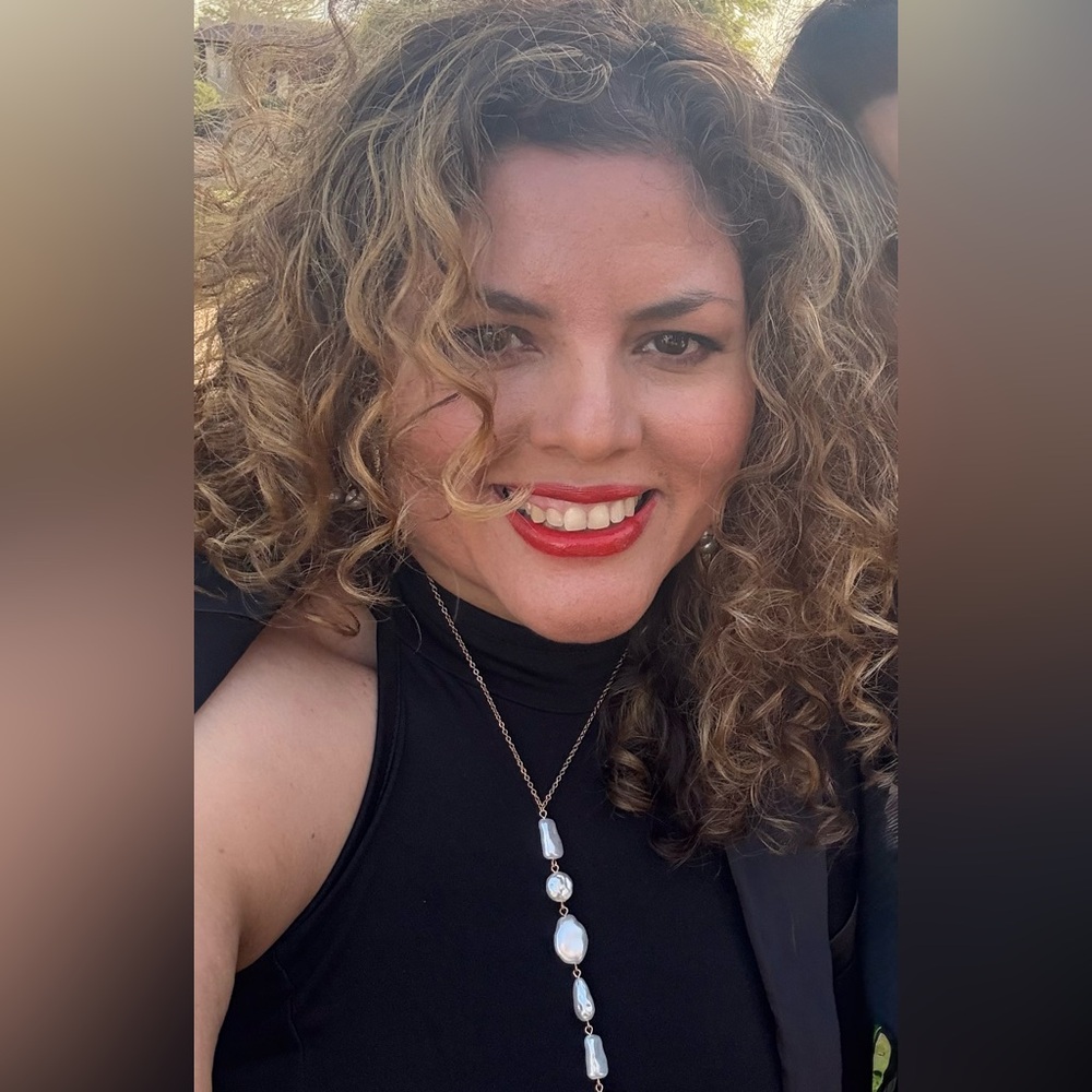 Meet your Posher, Perla